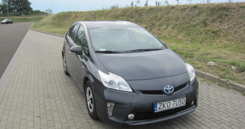 Toyota Prius cena 44000 przebieg: 250000, rok produkcji 2012 z Koszalin małe 106